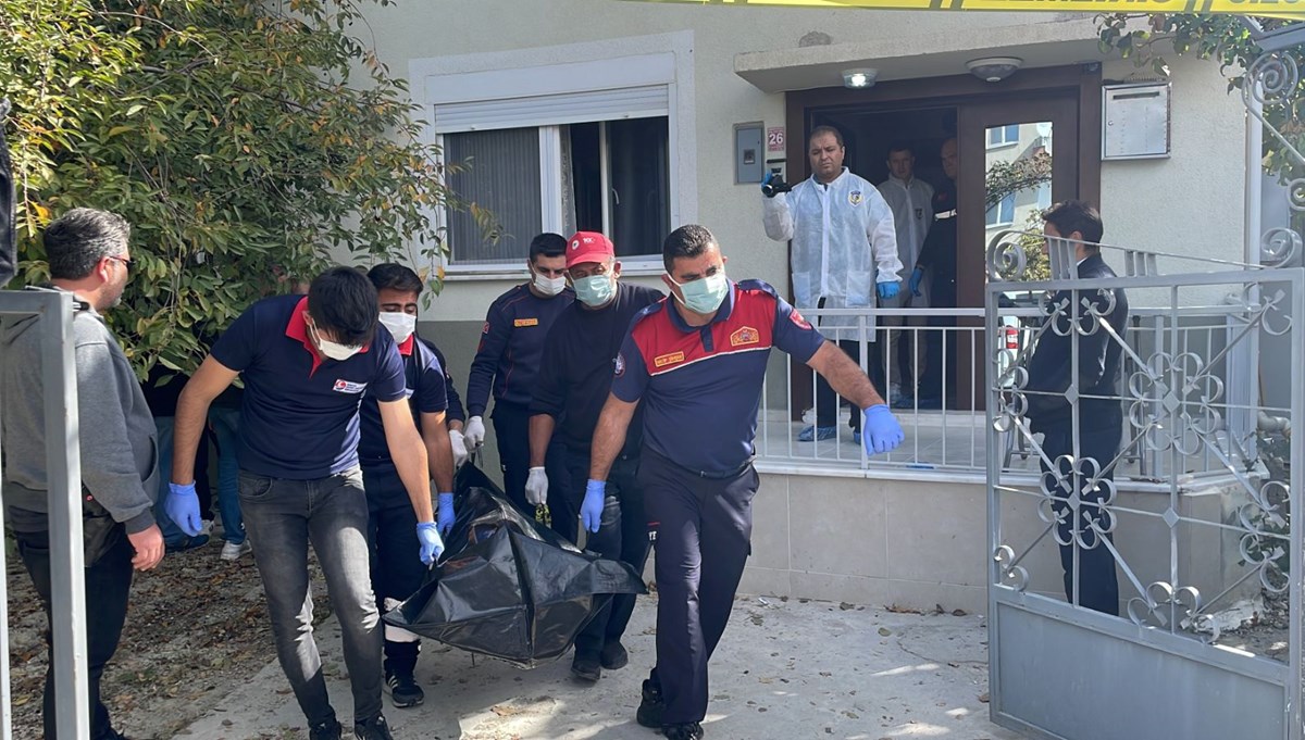 Burdur’da yaşlı adam ölü, eşi ise yanında yaralı halde bulundu Burdur’da yaşlı adam ölü, eşi ise yanında yaralı halde bulundu