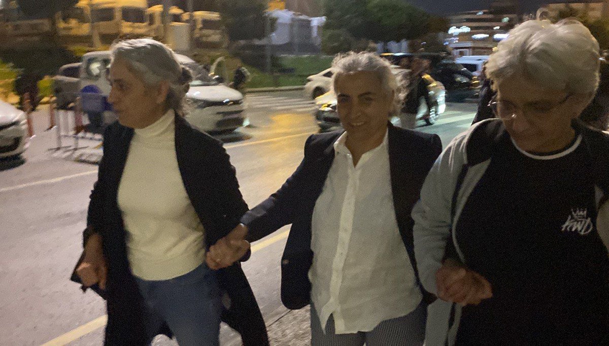 Gözaltına alınan eski HDP Milletvekili Aysel Tuğluk serbest bırakıldı Gözaltına alınan eski HDP Milletvekili Aysel Tuğluk serbest bırakıldı