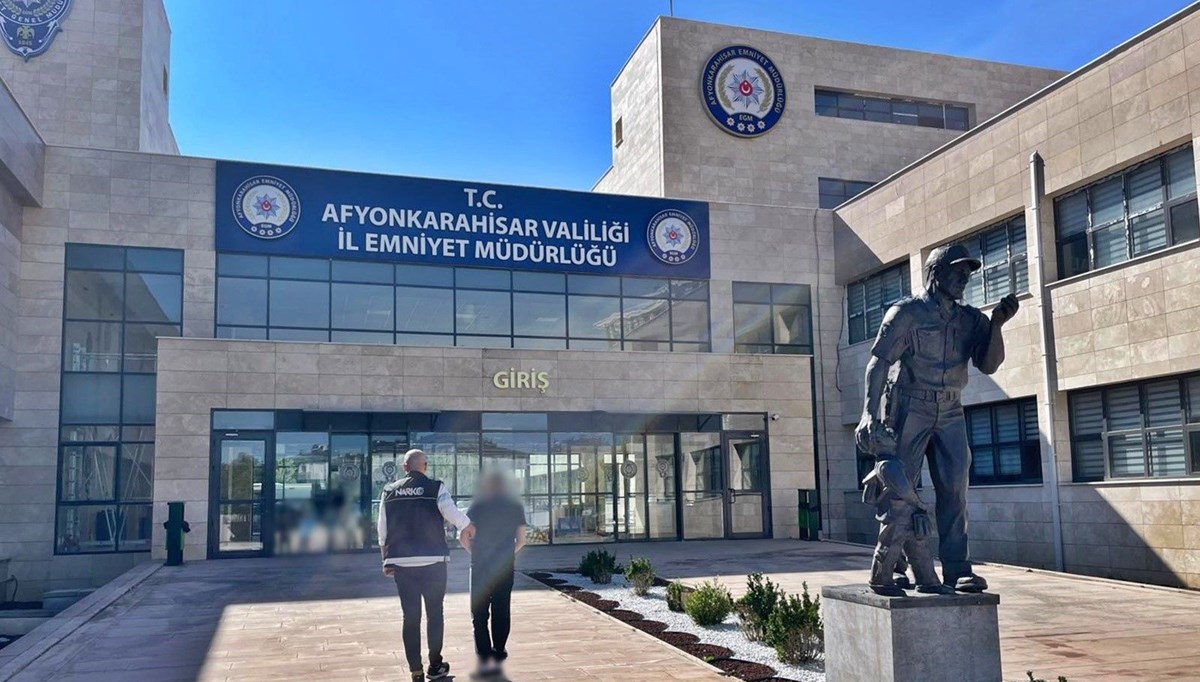 Uyuşturucu ticaretinden aranan kişi yakalandı