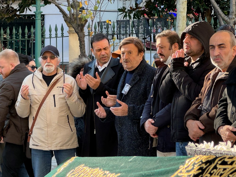 Gönül Akkor son yolculuğuna uğurlandı: "Böyle bir ses bir daha gelmez!" - 6