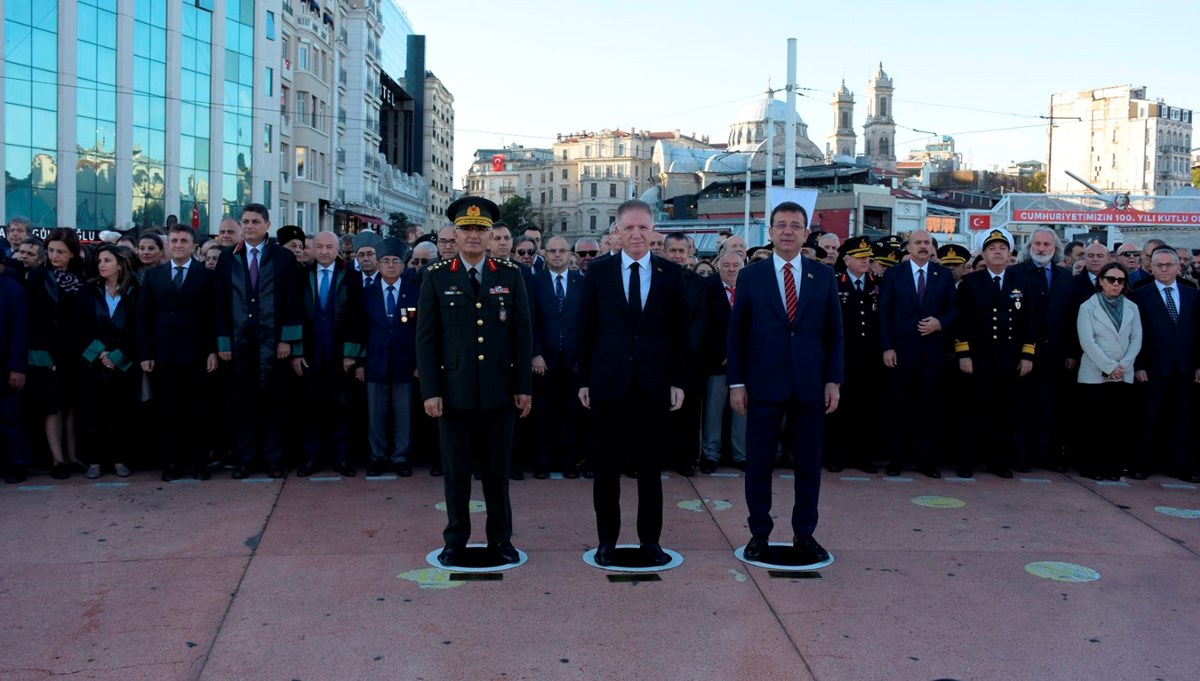 Taksim Meydanı'nda 10 Kasım töreni Taksim Meydanı'nda 10 Kasım töreni