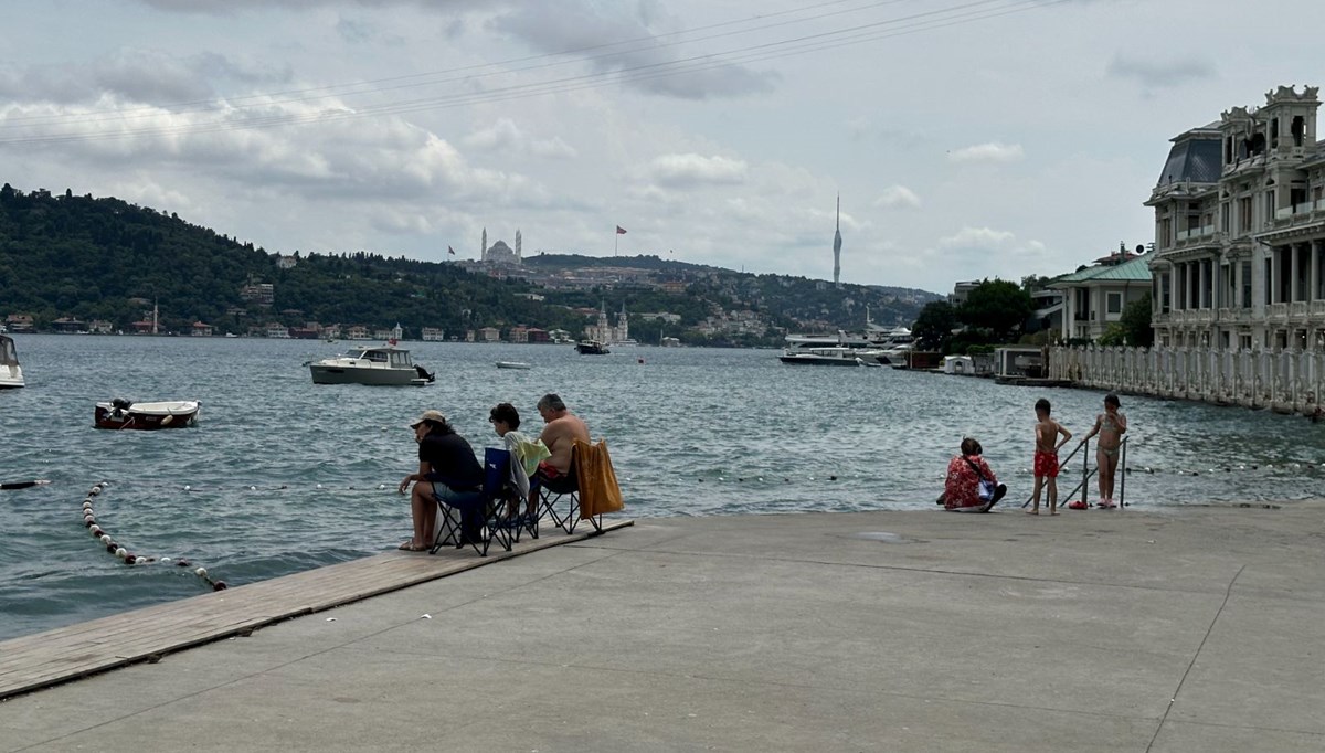 İstanbul'da pahalı plaj ücretleri Boğaz'a yöneltti İstanbul'da pahalı plaj ücretleri Boğaz'a yöneltti