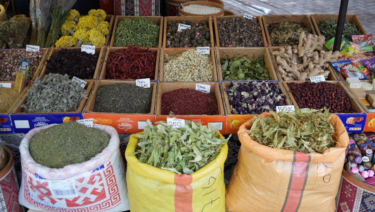 Kilosu 600 TL'den satılıyordu, bu yıl 2 bin 500 TL: Fiyatlar yüksek ama rağbet görüyor Kilosu 600 TL'den satılıyordu, bu yıl 2 bin 500 TL: Fiyatlar yüksek ama rağbet görüyor