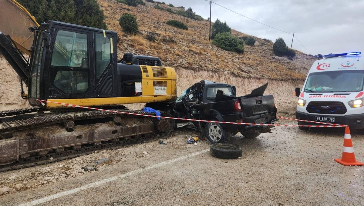 Baba ile kızı kazada öldü Baba ile kızı kazada öldü