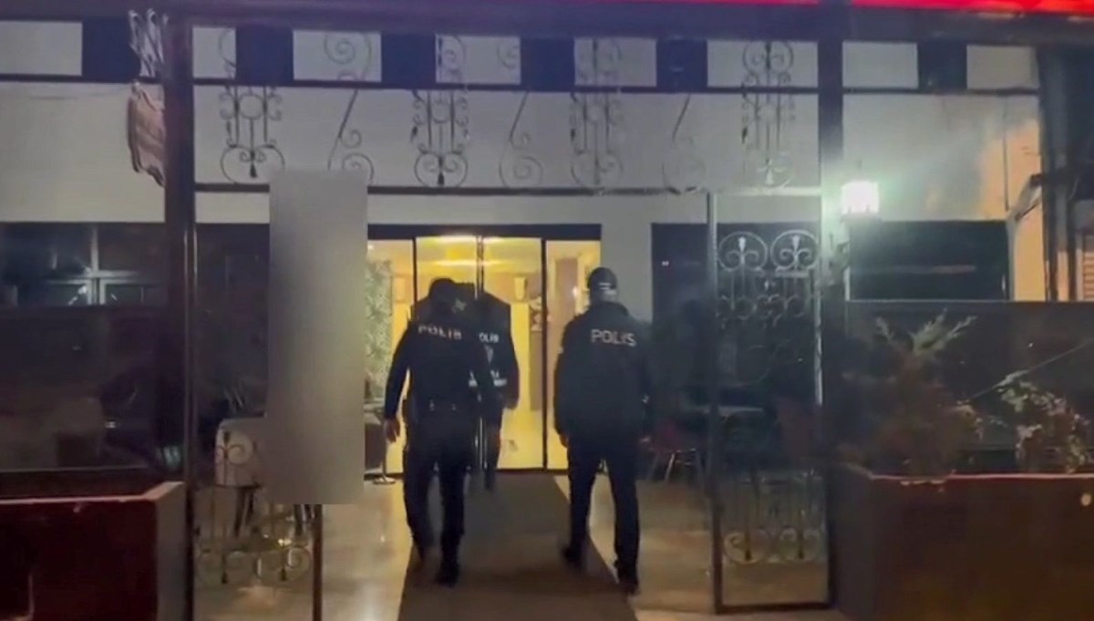 Ankara'da fuhuş operasyonu: 4 otel mühürlendi, 6 kişi gözaltına alındı Ankara'da fuhuş operasyonu: 4 otel mühürlendi, 6 kişi gözaltına alındı