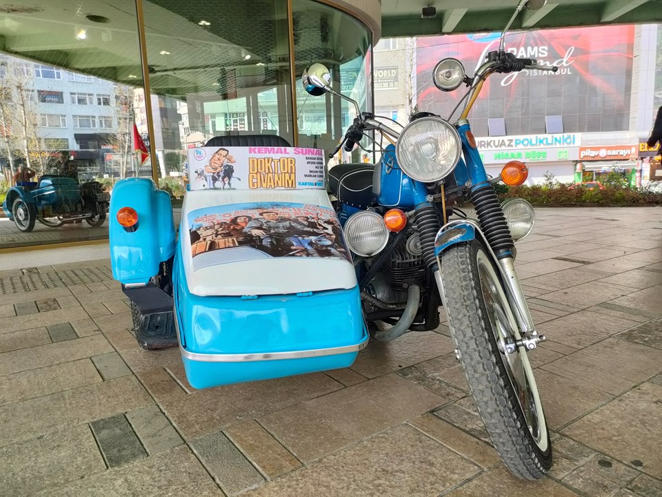 Yeşilçam hatırası motosiklet depremzedeler için satışa çıkarıldı - 1