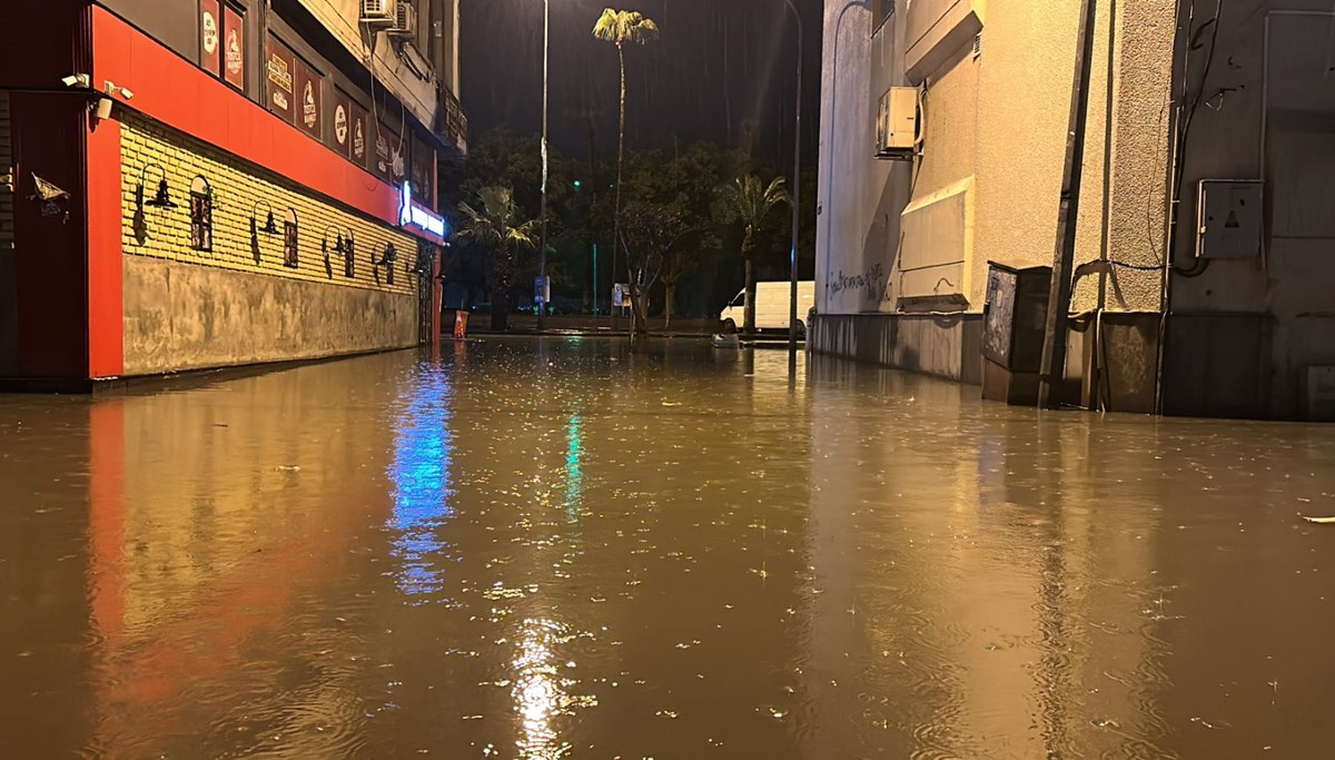 Hatay'da sağanak hayatı olumsuz etkiledi