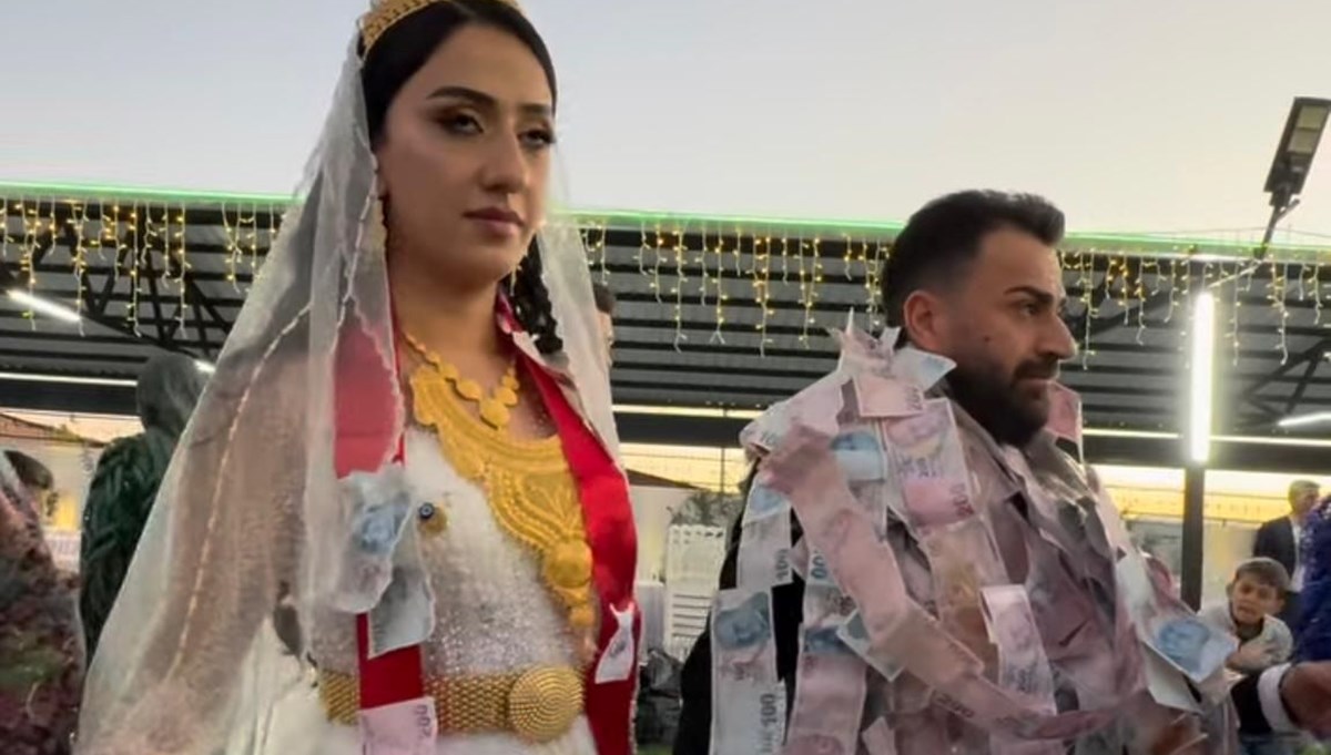 Van'da milyonluk aşiret düğünü: Takı töreni 5 saat sürdü Van'da milyonluk aşiret düğünü: Takı töreni 5 saat sürdü