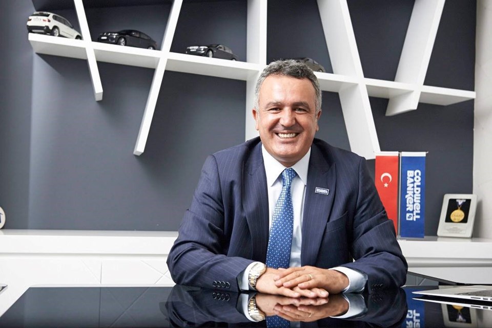 Gökhan Taş, Coldwell Banker