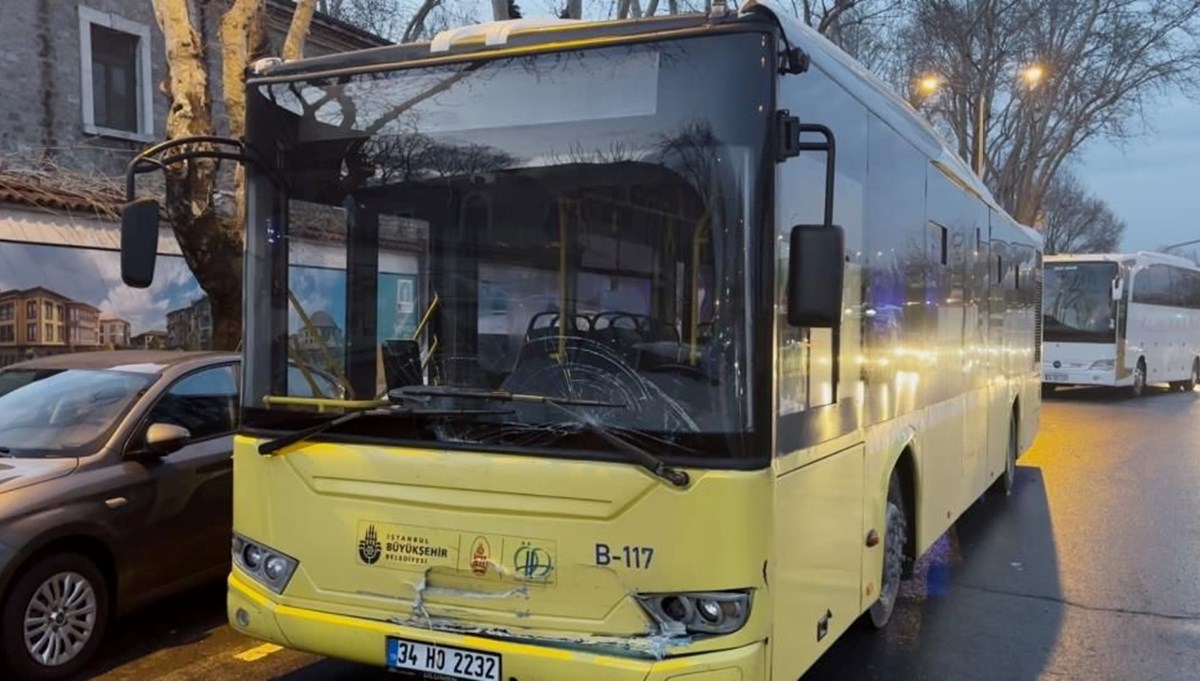 Şişli'de halk otobüsü cipe çarptı: 2 yaralı Şişli'de halk otobüsü cipe çarptı: 2 yaralı