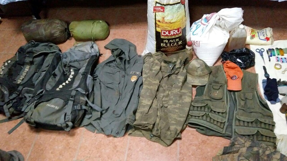 İzmir kırsalında PKK'ya ait cephanelik ortaya çıkartıldı - 3