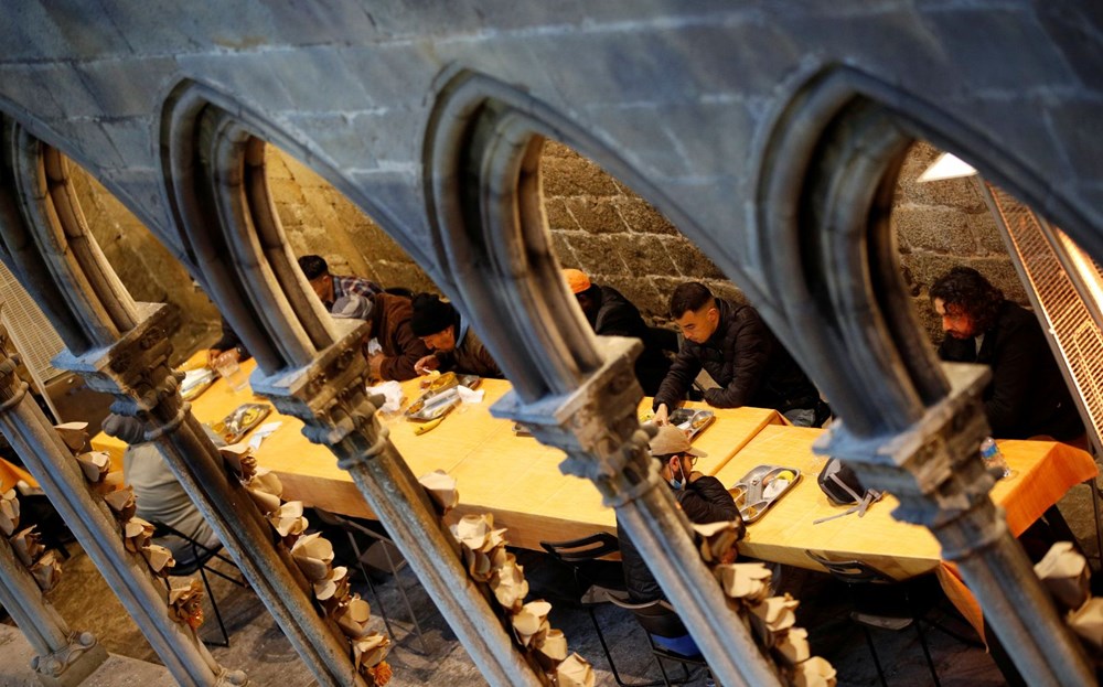 İspanya’da Katolik kilisesi Müslümanlara iftar için kapılarını açtı - 7