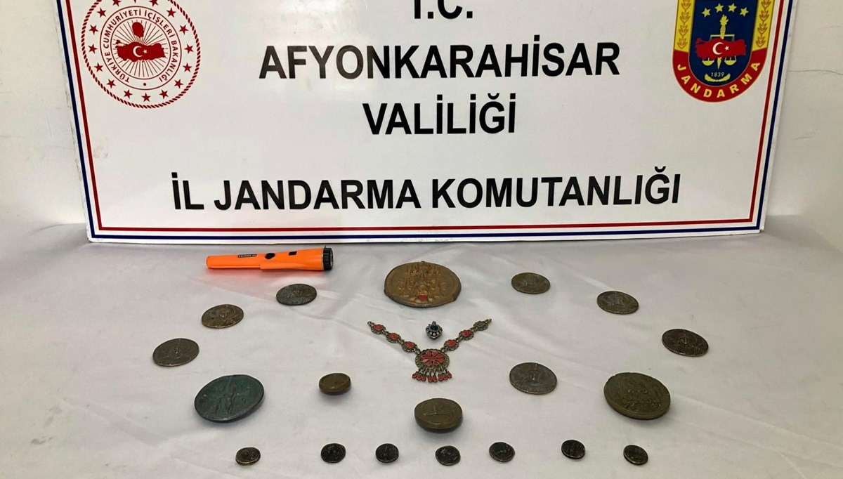 Afyonkarahisar'da tarihi eser kaçakçılırına operasyon: 2 şüpheli yakalandı