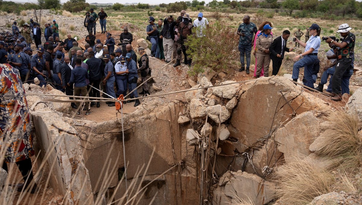 Binlerce işçi madene hapsedildi: Güney Afrika'da kaçak madenciler için kurtarma ekibi kuruldu