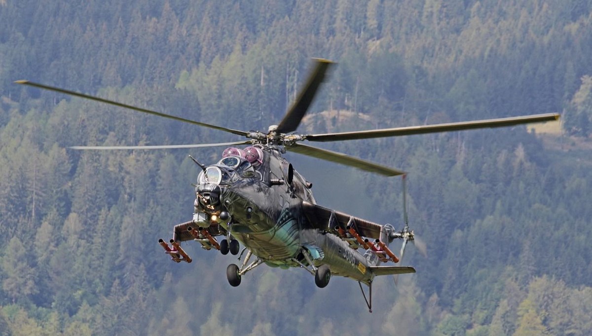 Uçuştan dönen helikopter düştü Uçuştan dönen helikopter düştü