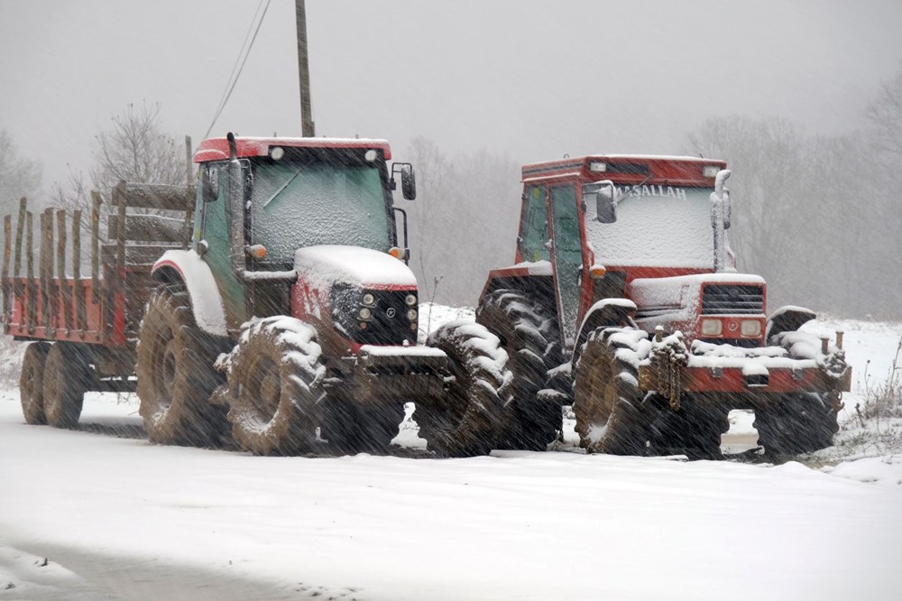 Trakya'da kar yağışı: Ulaşım güçlükle sağlanıyor - 1