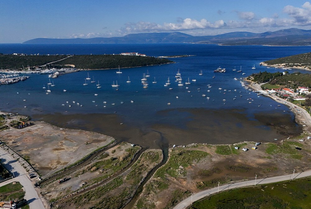 Uzmanı nedenini açıkladı: Deniz suyu kıyıdan 200 metre çekildi - 1