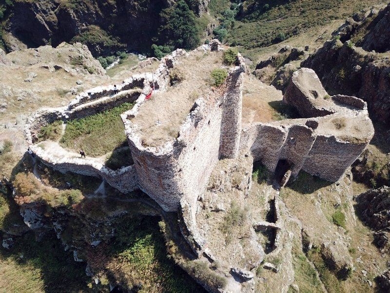 ardahan da bir orta cag kalesi seytan