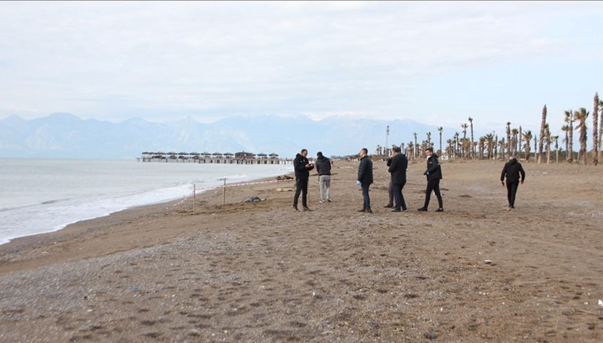 Alanya'da sahilde ceset bulundu