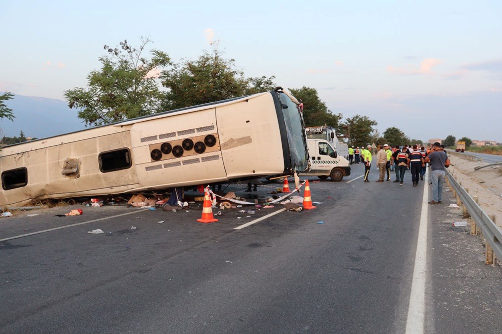 Denizli'de kum yüklü kamyon otobüse çarptı: 6 kişi öldü, 43 kişi yaralandı - 2
