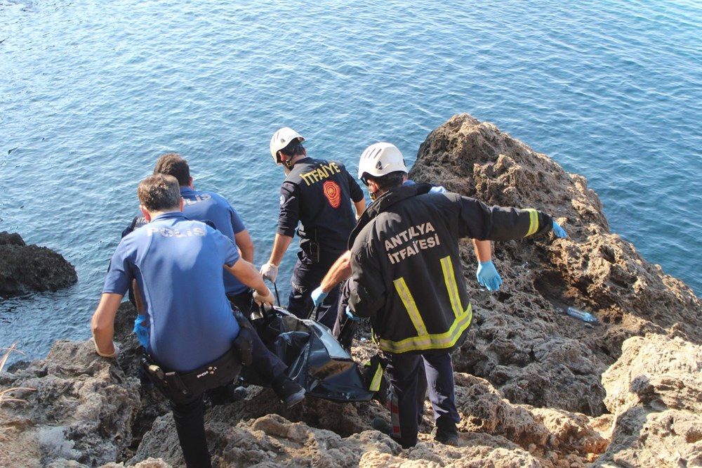 Falezlerde 300 kilogramlık kayanın altında feci ölüm - 13