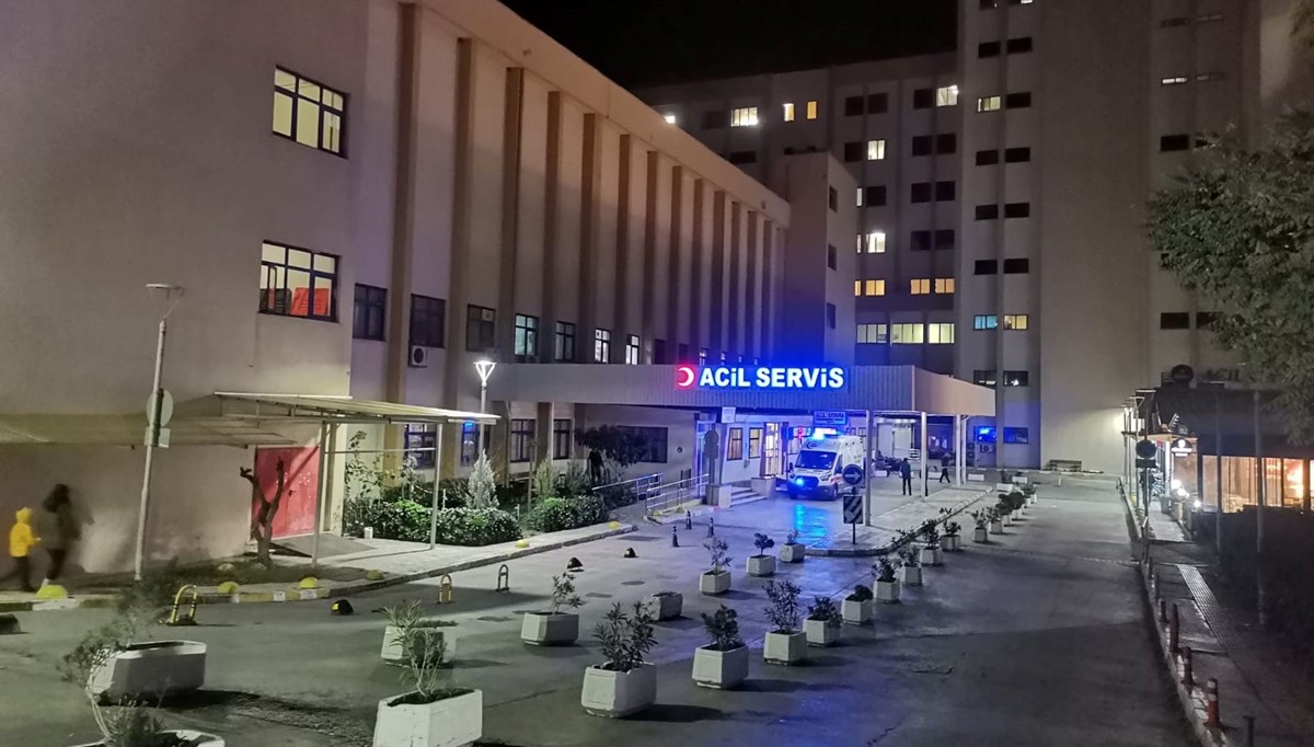 İzmir’de evinde yangın çıkan emekli astsubay hayatını kaybetti İzmir’de evinde yangın çıkan emekli astsubay hayatını kaybetti