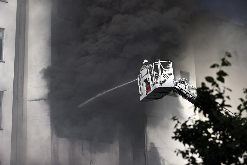 SON DAKİKA HABERİ: Başakşehir İkitelli Organize Sanayi Bölgesi'nde yangın - 1