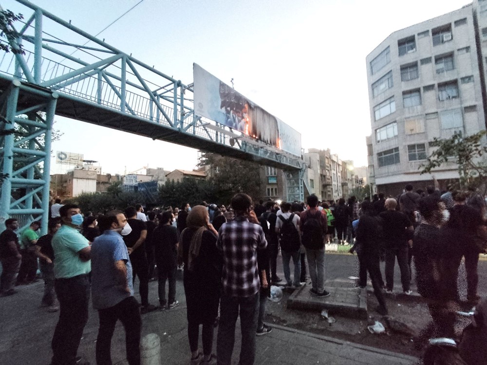 İran'da Mahsa Amini gösterileri birçok kente sıçradı - 5