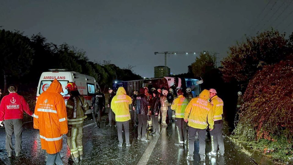 Esenler'de yolcu otobüsü devrildi: İki kişi öldü, 18 kişi yaralandı - 2