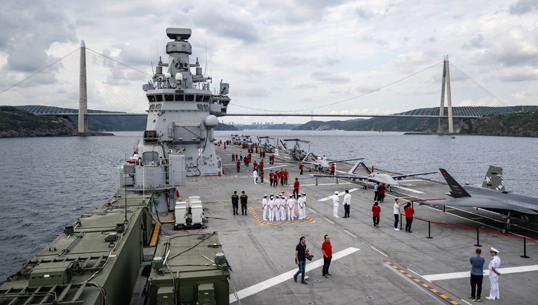 TCG Anadolu, Sarayburnu'ndan ayrıldı