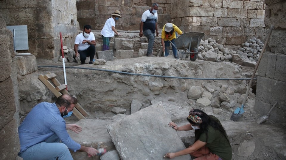 Harran Sarayı'nın tarihi ana kapısı gün yüzüne çıkarıldı - 1