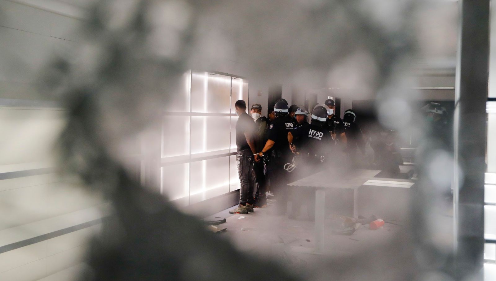 New York'ta yağmalamalar nedeniyle 700 kişi gözaltına alındı