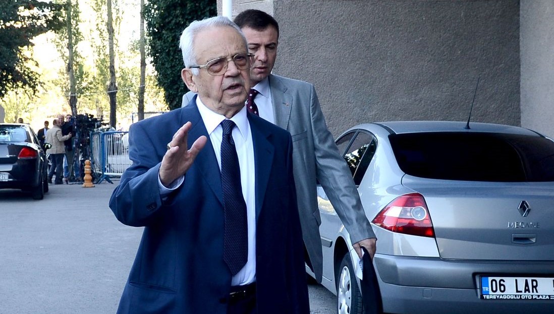 Eski Kara Kuvvetleri Komutanı Hikmet Köksal hayatını ...