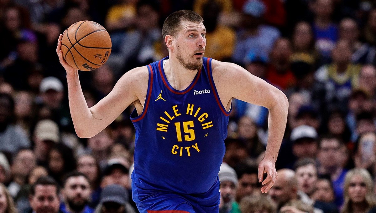Jokic'in çılgın triple-double performansı galibiyeti getirdi