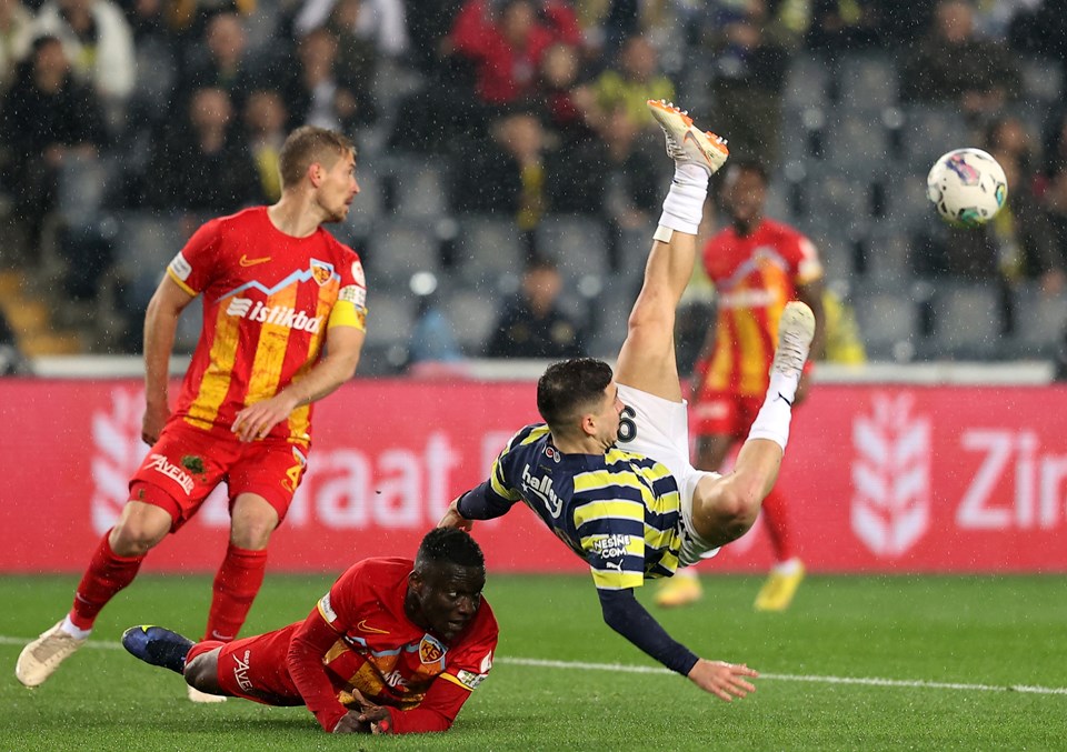 SON DAKİKA: Fenerbahçe kupada yarı finalde - 1
