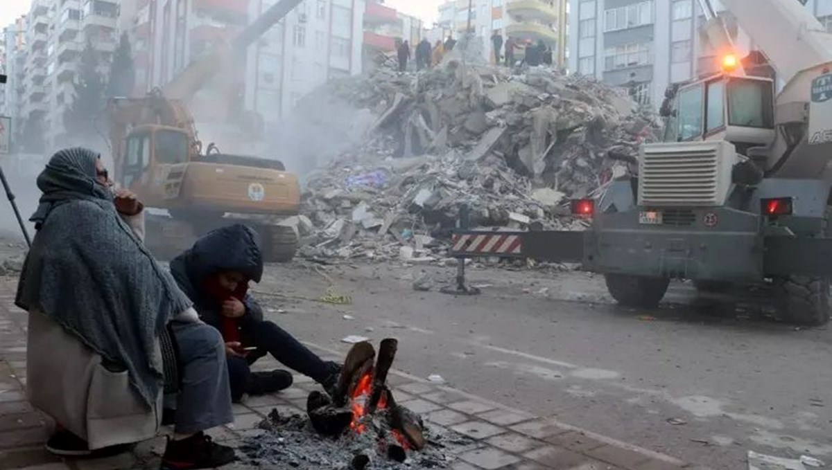 96 kişinin yaşamını yitirmişti! Apartmana ruhsat veren kamu çalışanlarına dava 96 kişinin yaşamını yitirmişti! Apartmana ruhsat veren kamu çalışanlarına dava