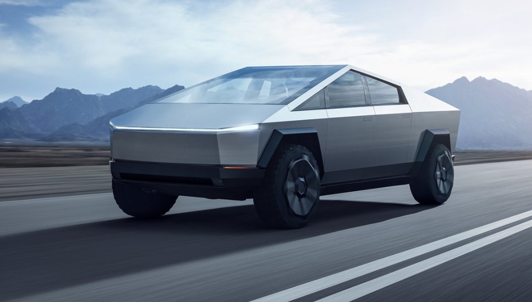 İlk Tesla Cybertruck banttan indi: Gelecekten gelmiş gibi!