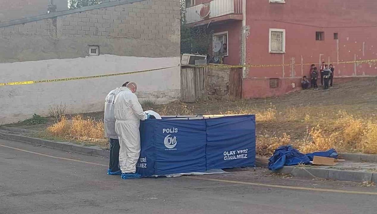 Çöp konteynerinde bebek cesedi bulundu Çöp konteynerinde bebek cesedi bulundu