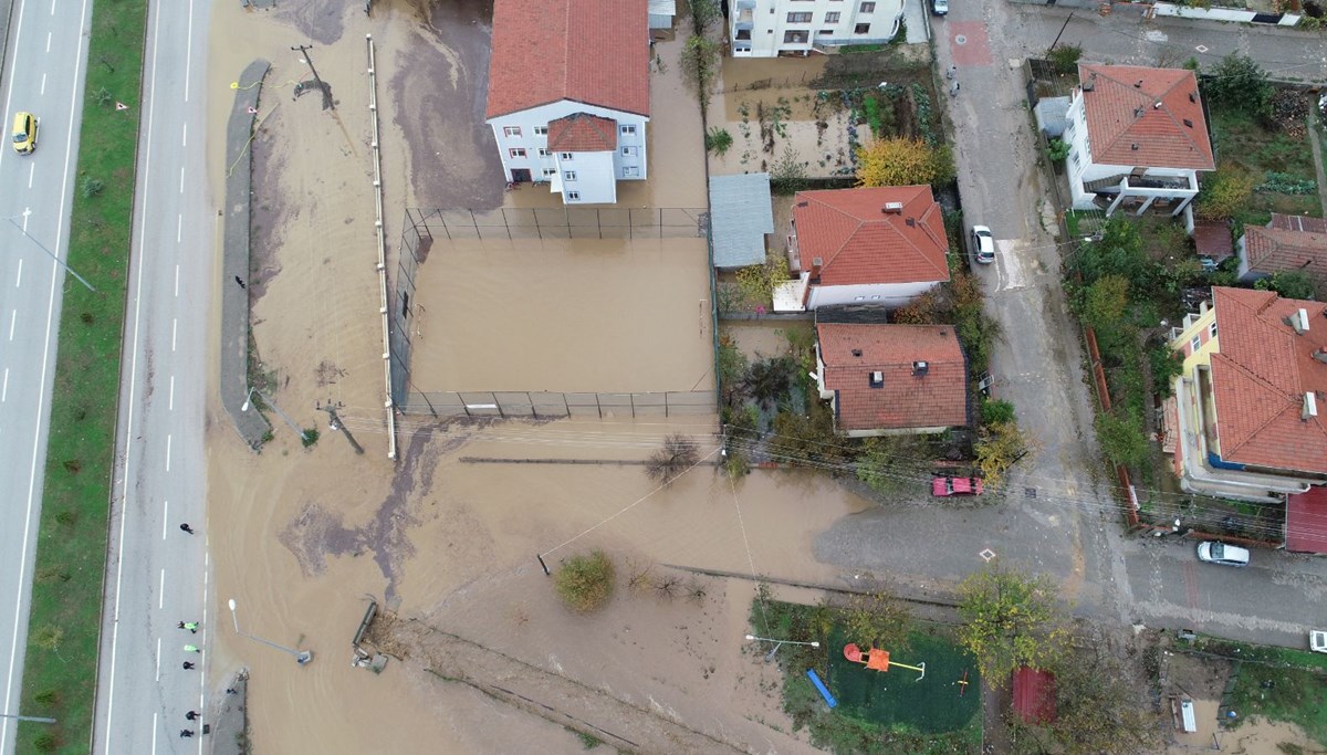 Çanakkale'de iki dere taştı