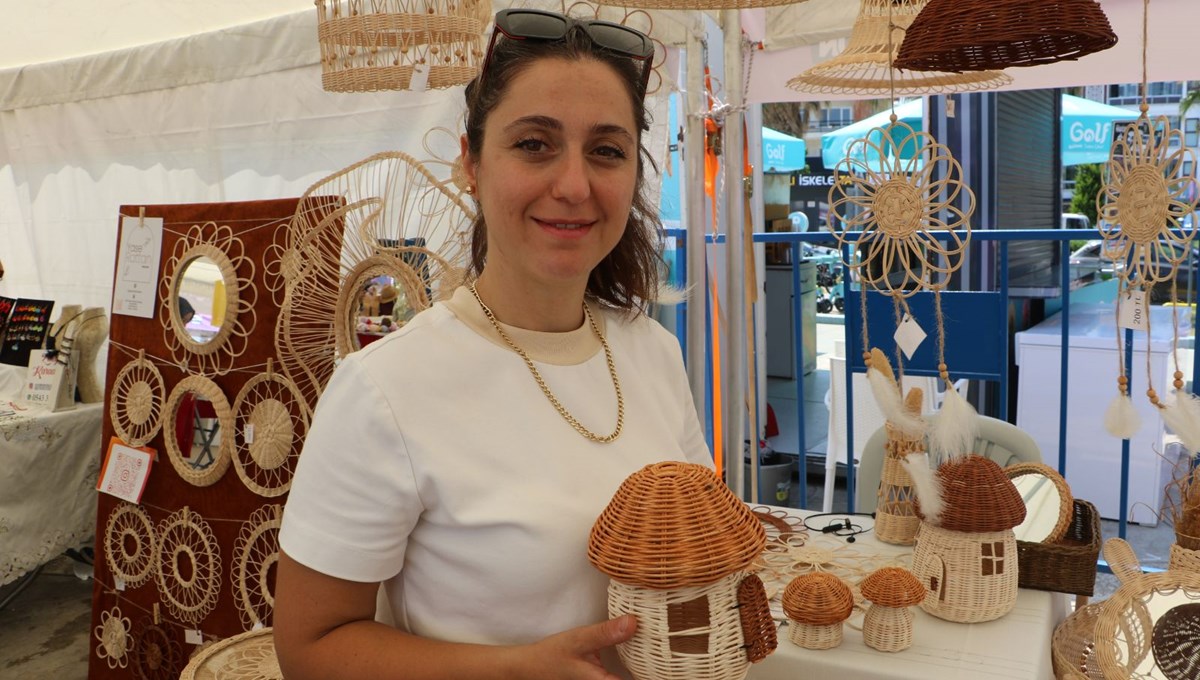 Bambu çubuklarından ürettiği ürünler geçim kapısı oldu