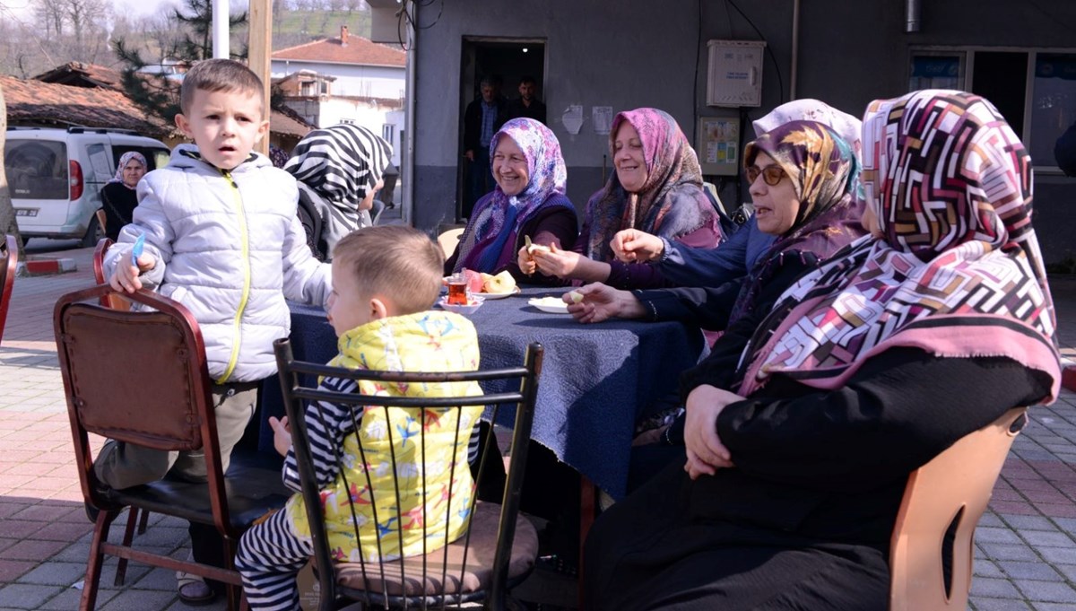 Bursa'da bu köyde erkeklere sokağa çıkma yasağı: Bursa'da bu köyde erkeklere sokağa çıkma yasağı: