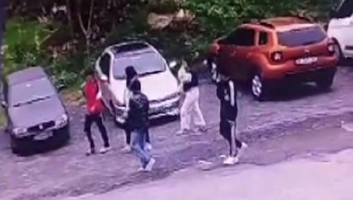 Sultangazi'de liseli genci döverek öldürdüler Sultangazi'de liseli genci döverek öldürdüler