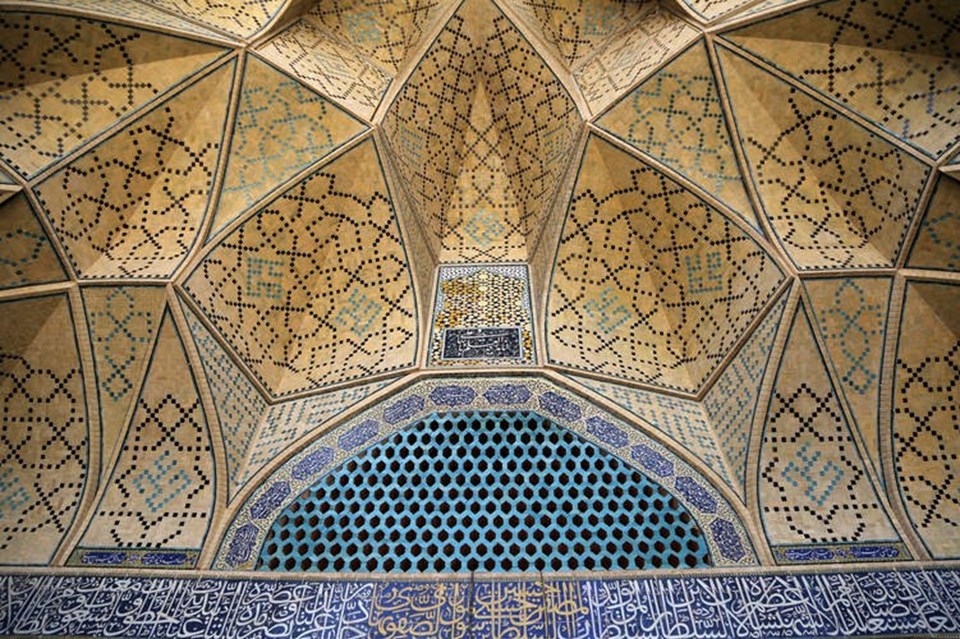 İsfahan'da Selçuklu Devleti döneminde inşa edilen cami farklı mimarisiyle tarihe tanıklık ediyor - 1