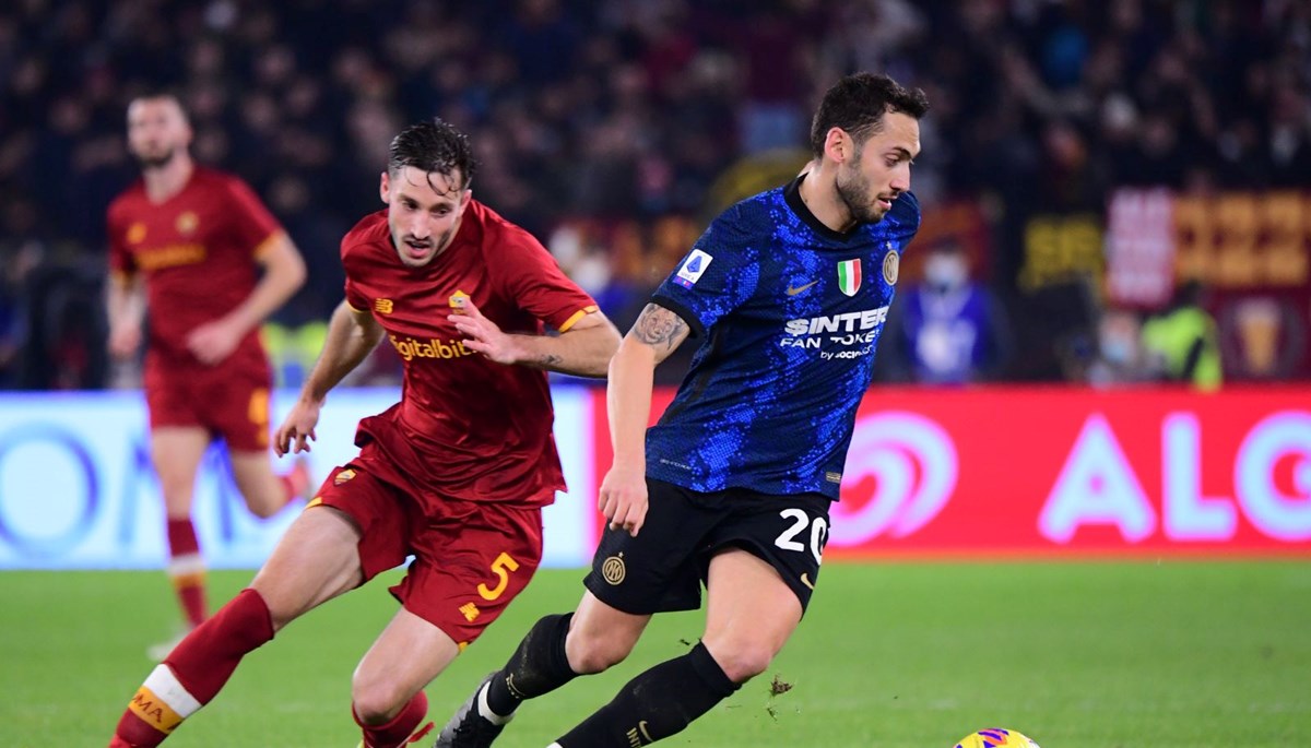 Hakan Çalhanoğlu'nun kornerden gol attığı maçta Inter, Roma’yı 3-0 yendis