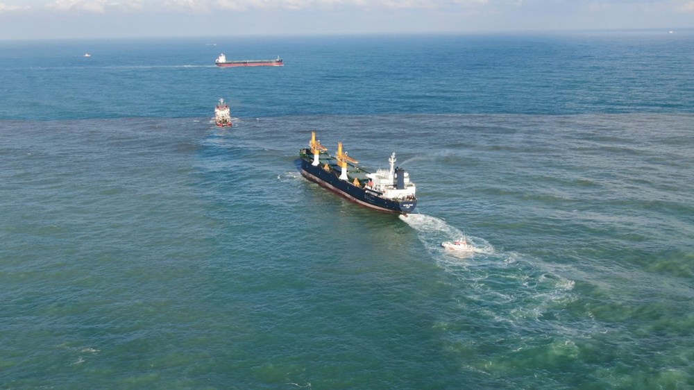 Riva'da sürüklenen kargo gemisi kurtarıldı - 8