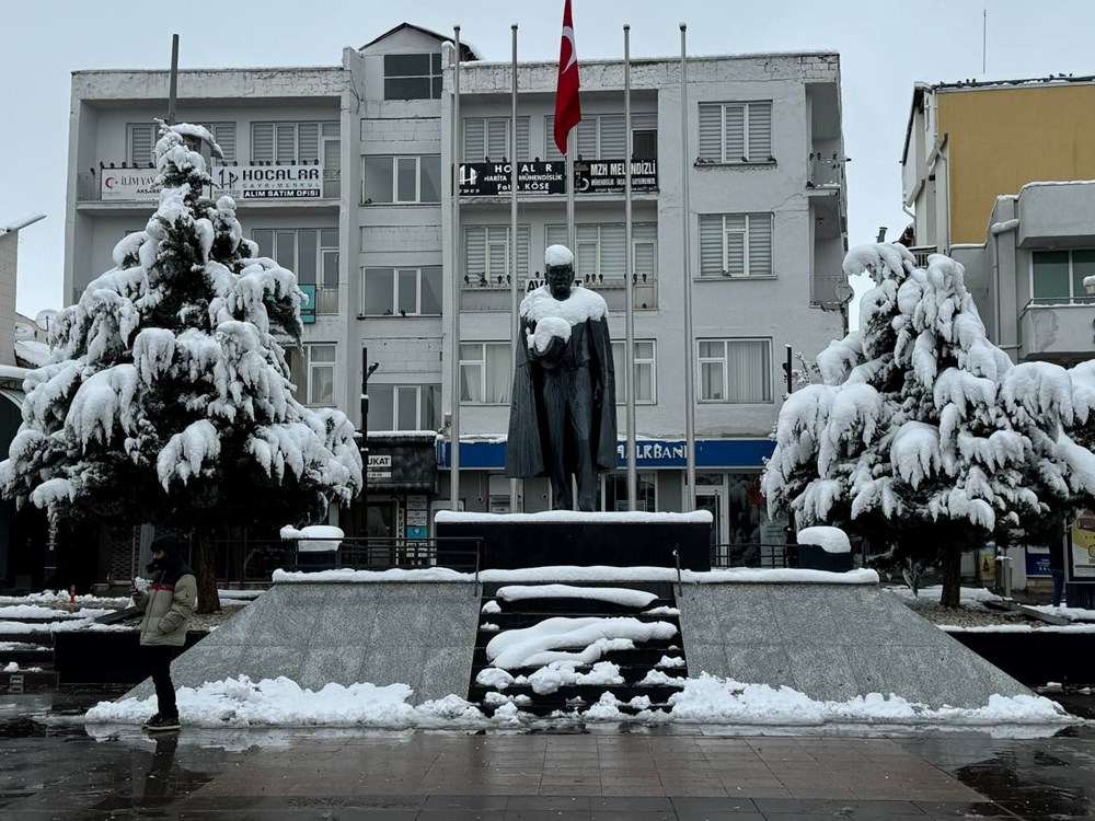 Birçok ilde eğitime kar nedeniyle bir gün ara verildi (Okullar bugün tatil mi?) - 30