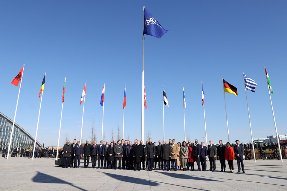 NATO Genel Sekreteri Stoltenberg: Ukrayna'nın geleceği Avrupa Atlantik ailesindedir - 1