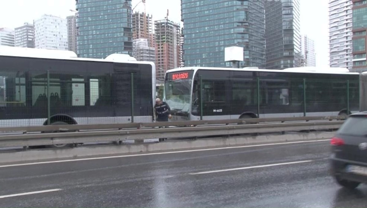 Fikirtepe’de metrobüs kazası