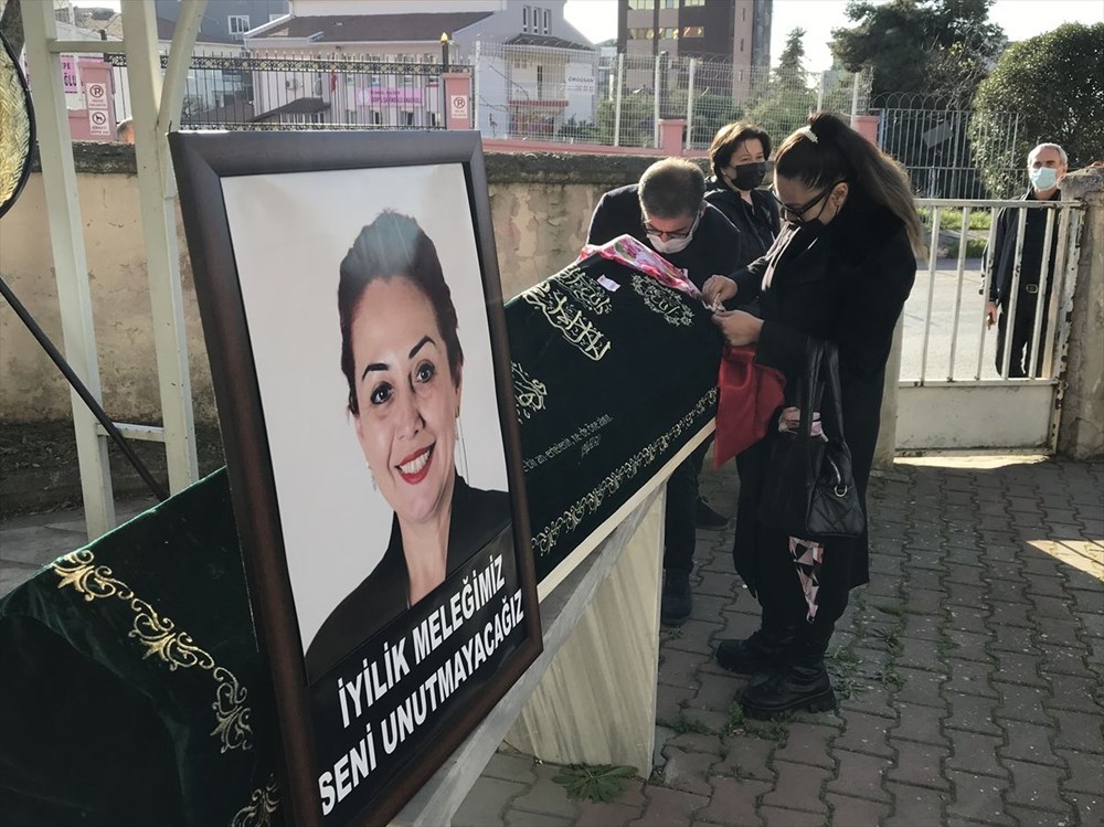 Öldürülen Dr. Öğretim Üyesi Aylin Sözer son yolculuğuna uğurlandı - 1