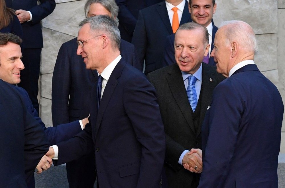 NATO toplantısının öncesinde liderlerden ayaküstü sohbet - 8